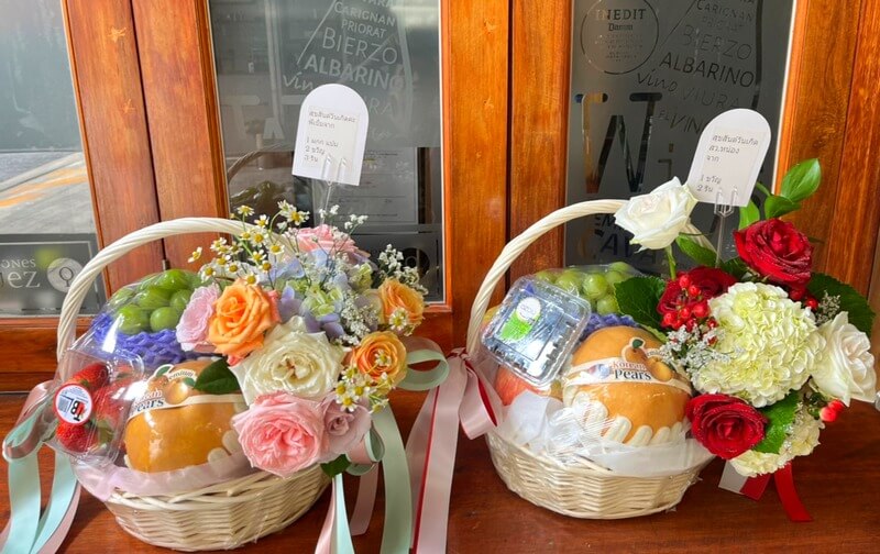 Fruit Baskets - one more good gift for thai girlfriend or wife